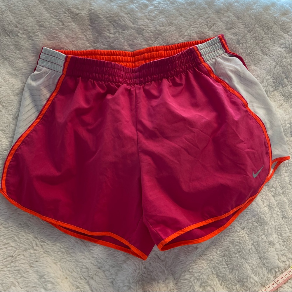 Pre owned Women’s Nike Dri-fit elastic waist shorts M